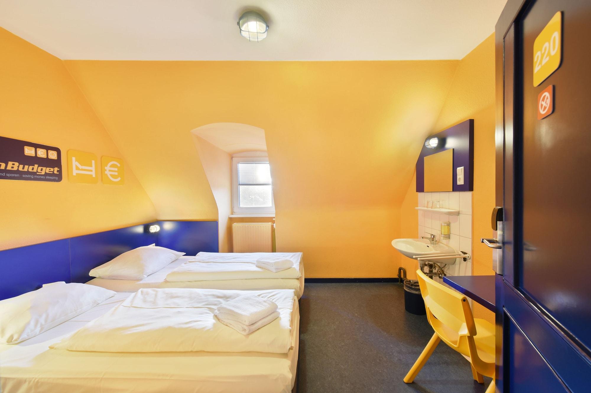 Bed'Nbudget Expo-Hostel Rooms Hannover Exterior photo