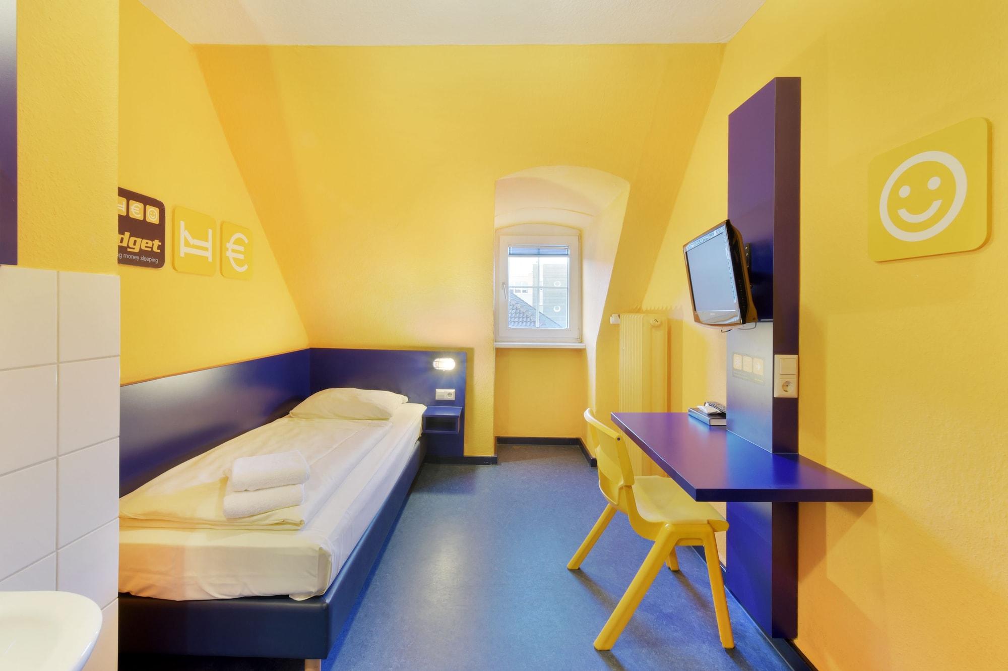 Bed'Nbudget Expo-Hostel Rooms Hannover Exterior photo